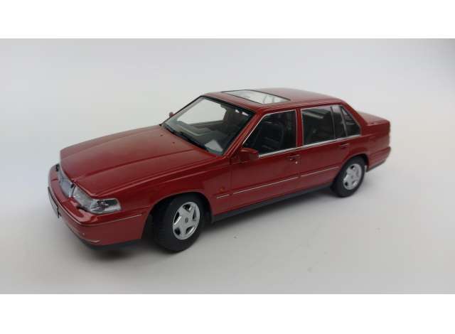 Volvo 960 1996 Rood Metallic - 1:18